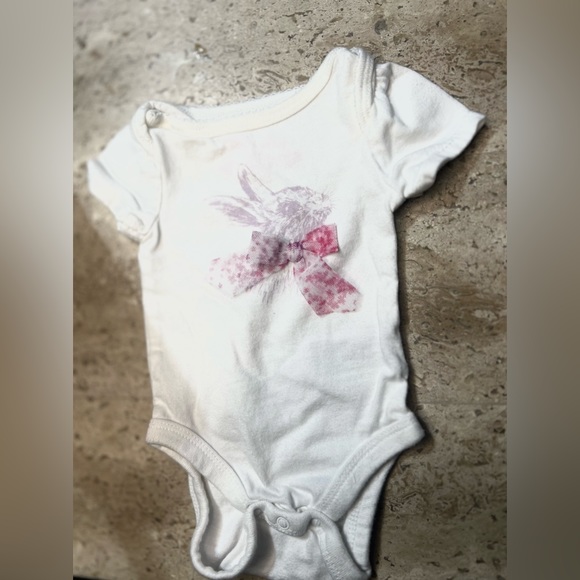 Newborn White Onesie Easter Bunny Bow T shirt - Picture 4 of 5